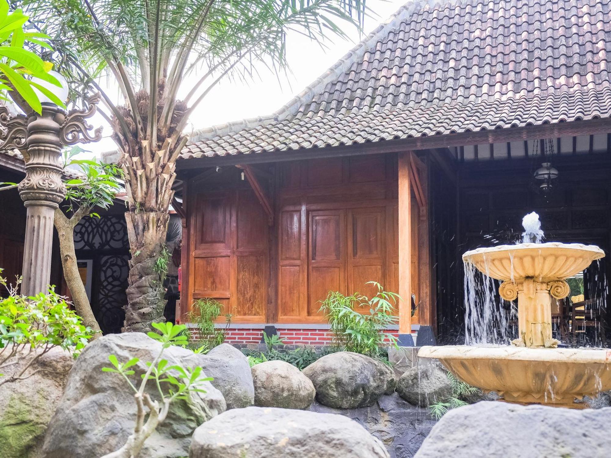 Pendhapa Art Space - Pas Limasan Homestay Prawirotaman Exterior photo