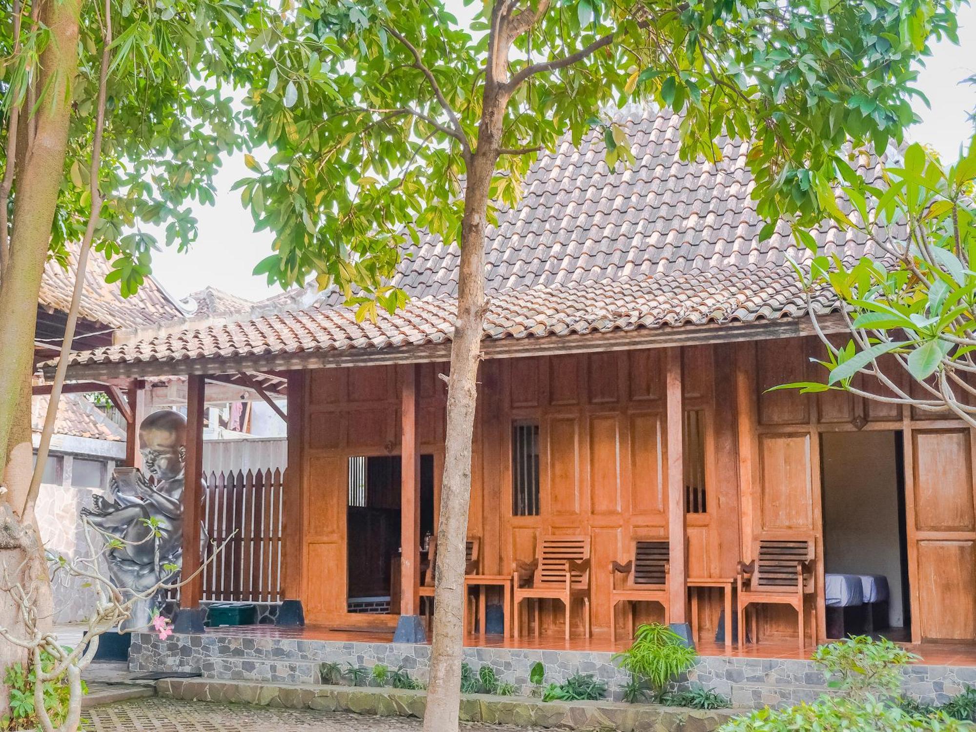 Pendhapa Art Space - Pas Limasan Homestay Prawirotaman Exterior photo